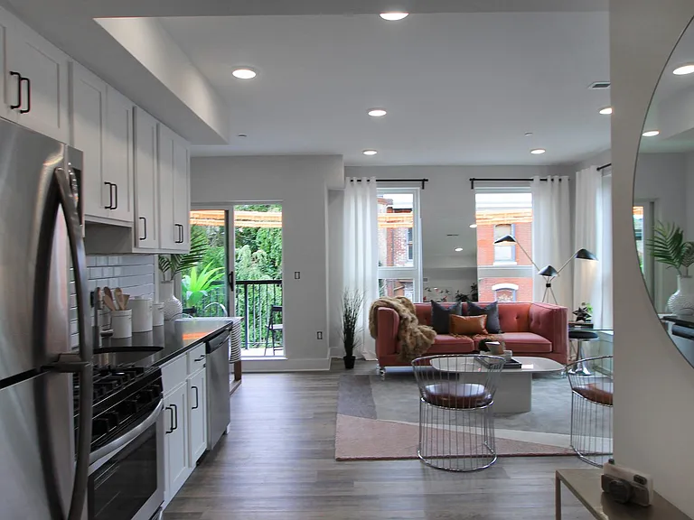 East Main Manayunk Apartments — Photo 32