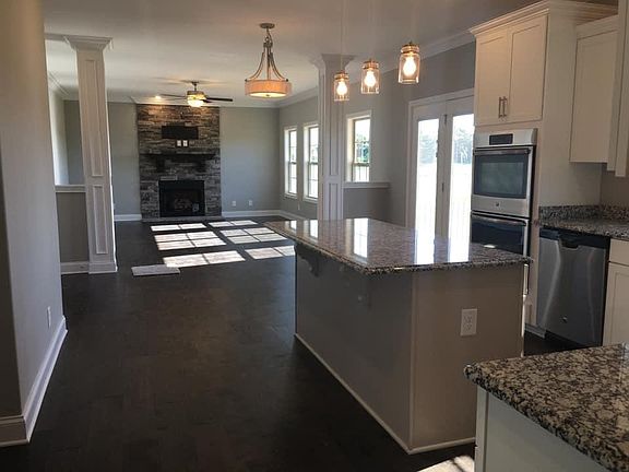 2nd image of 599 Larkspur Dr