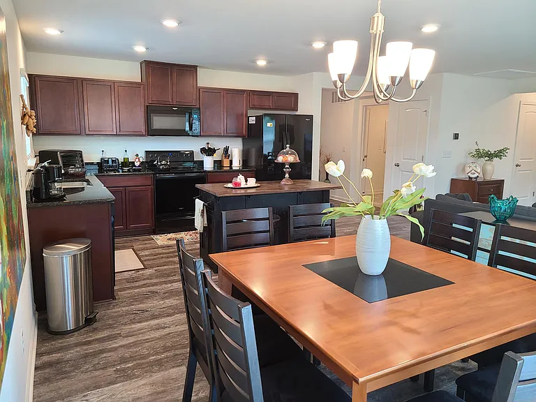 218 Pilsen Dr — Photo 4
