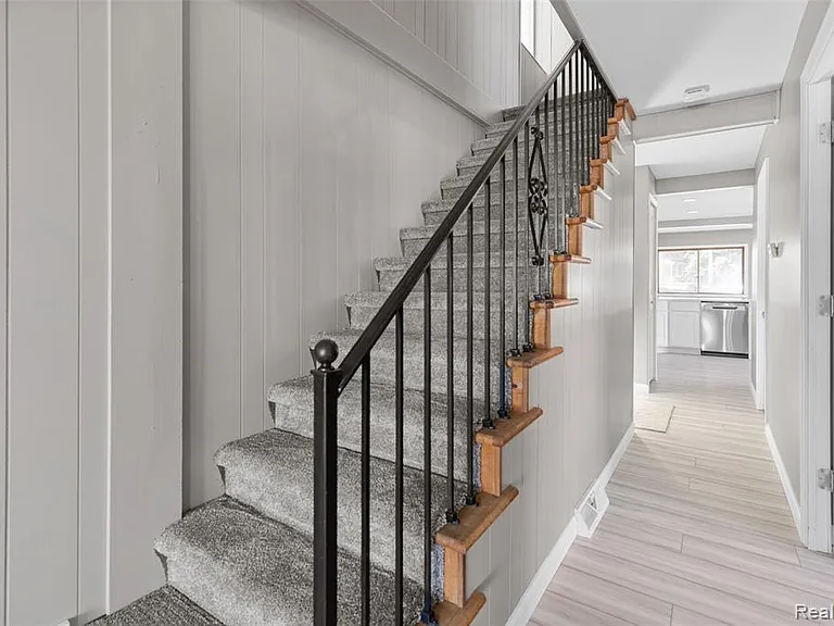 391 Shady Oaks St — Photo 26