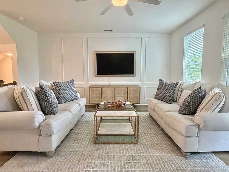 855 Parc Townes Dr — Photo 17
