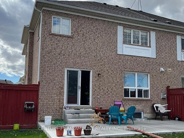 34 Jewel Cres — Photo 17