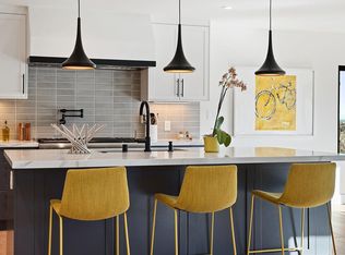 471 Lakeview Way, Redwood City, CA 94062