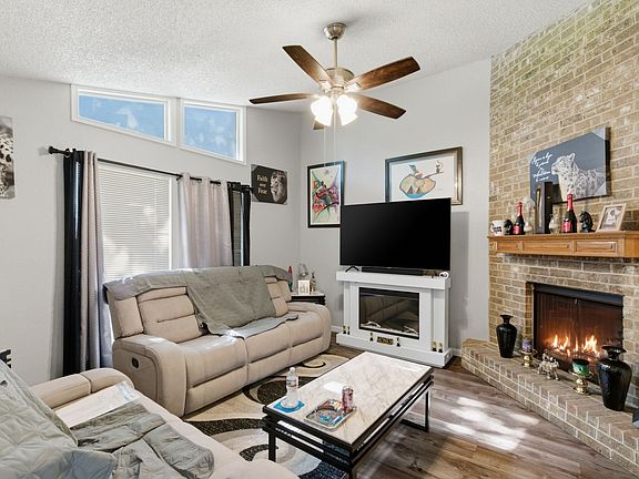 4th image of 518 Guerin Dr