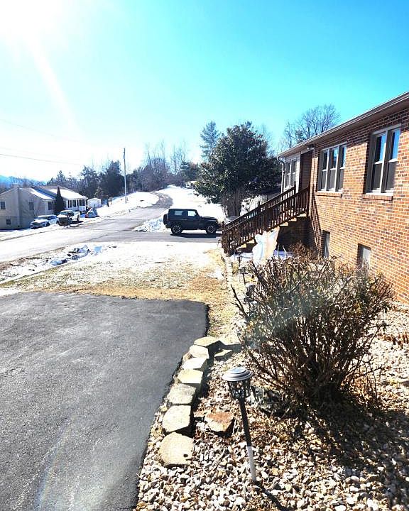 1st image of 177 Huffman Ln