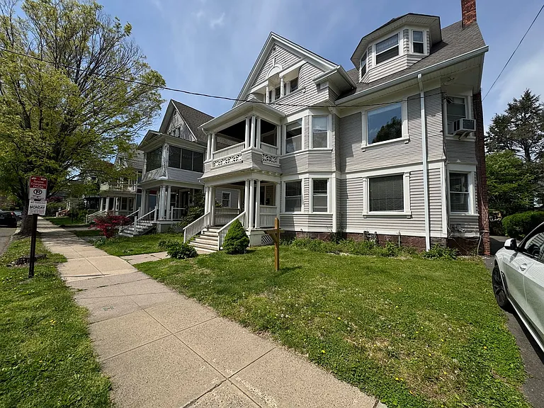 323 Willow St #325 — Photo 14