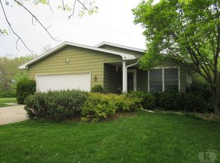 702 Hazelhurst Cir, Keokuk, IA 52632