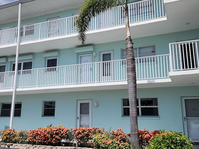 1819 Shore Dr S #217 — Photo 5