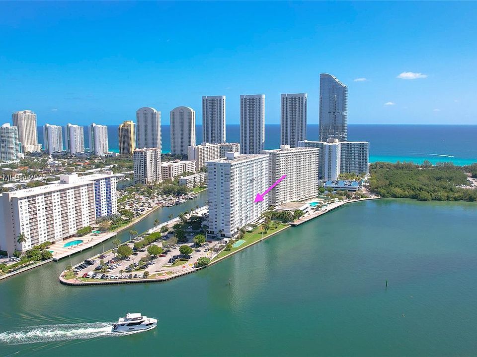 1st image of 500 Bayview Dr APT 526
