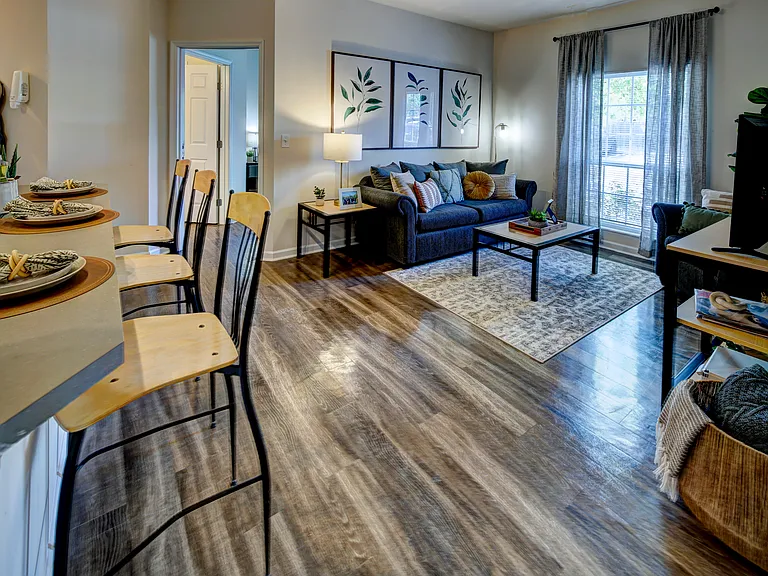 Peninsular Place Apartments — Photo 22