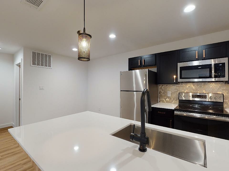 1st image of 5103 Live Oak St #2107