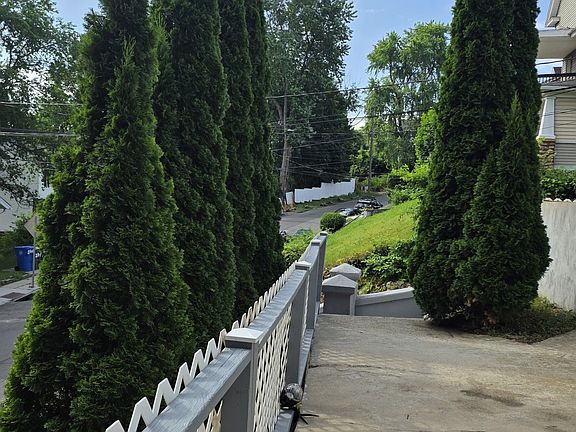 3rd image of 18 Greenmount Terrace
