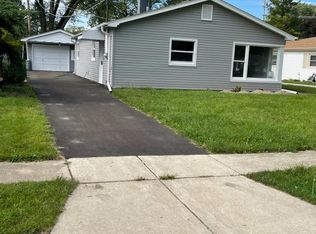 330 N Emerald Ave, Mundelein, IL