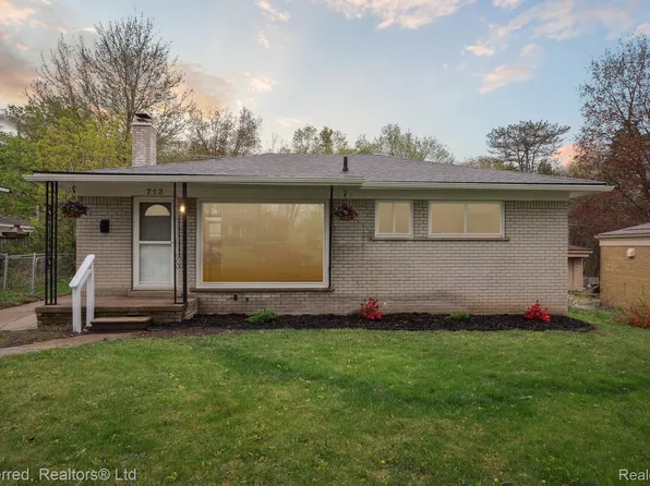 713 Duchess St, Milford, MI 48381