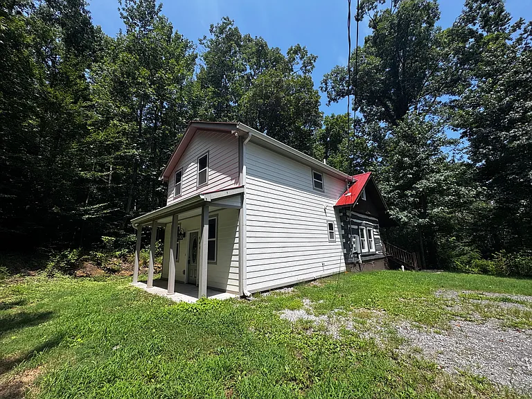 8668 Poplar Creek Rd — Photo 2