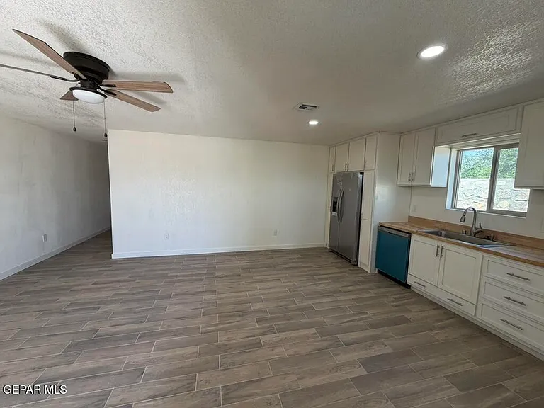 309 Mora Ln #B — Photo 2