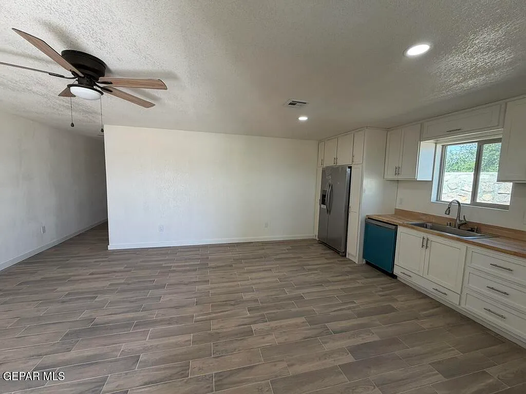 Building Photo - 309 Mora Ln #B
