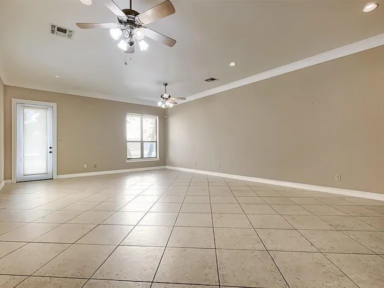 2506 Camden Park — Photo 7