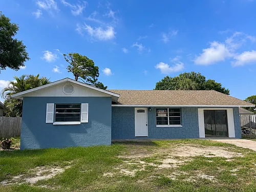 511 65th Avenue Dr W Photo 1