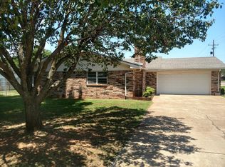 1610 W Mississippi Ave, Chickasha, OK 73018