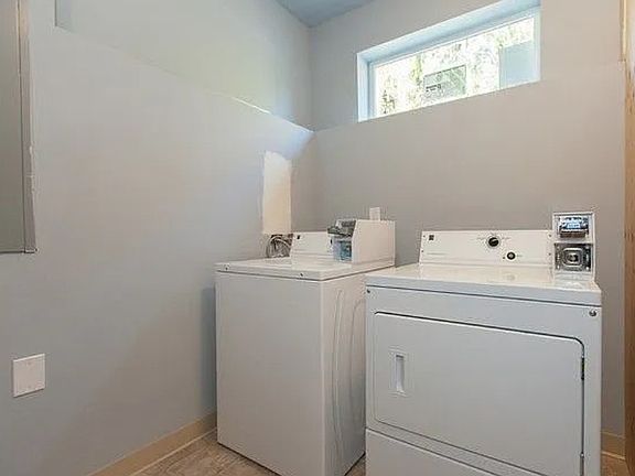 3rd image of 4724 22nd Ave NE #9a56378f2