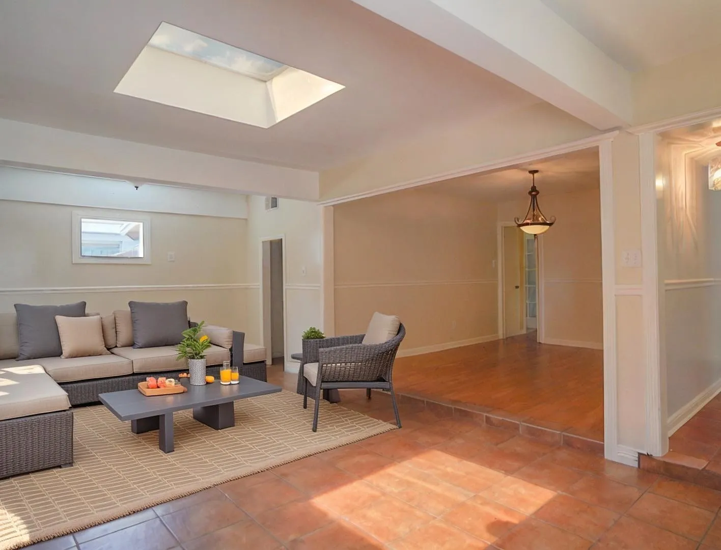 4 bed, 2.5 bath, 2817 sqft, $2,100 — Photo 3