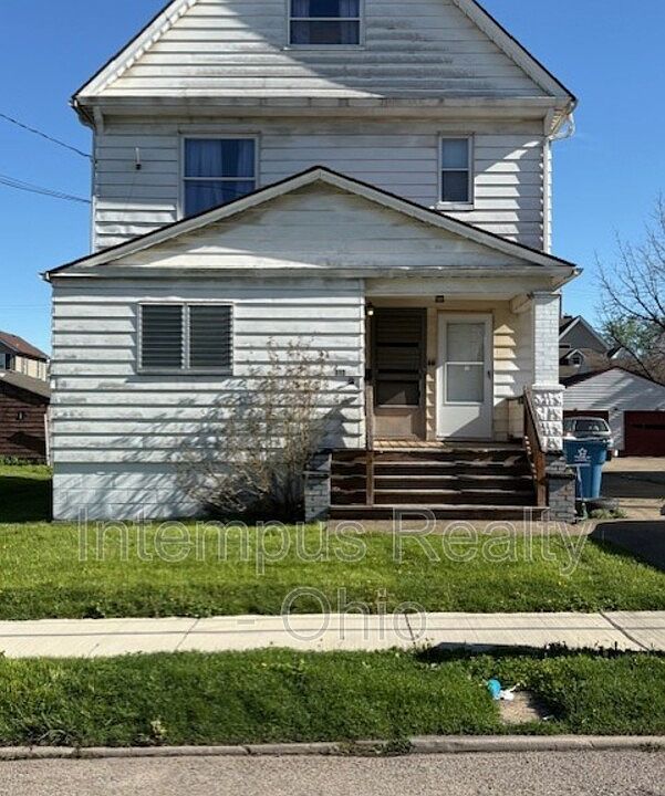 1st image of 112 E 2nd St