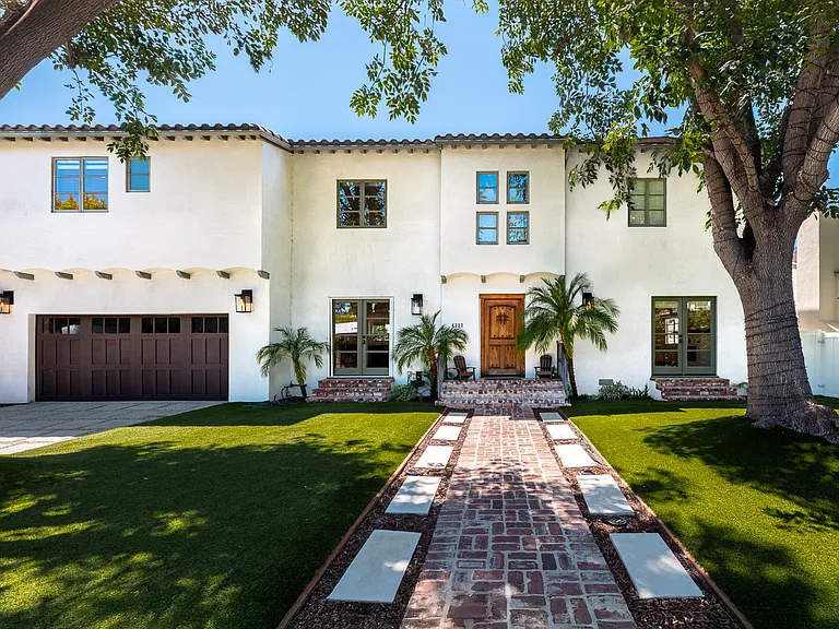 4363 Irvine Ave — Photo 1