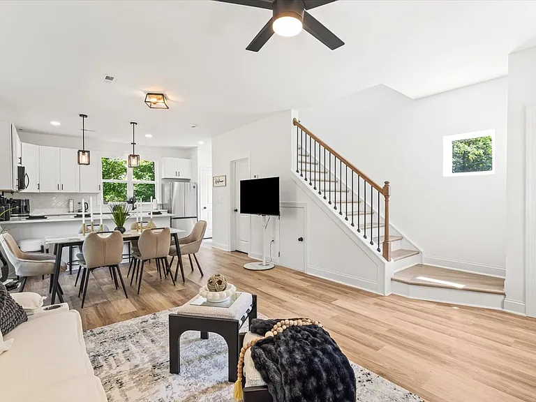 605 Poplar St — Photo 7