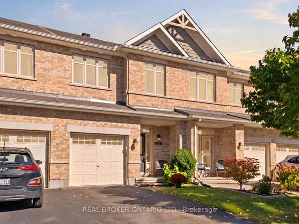 2221 Angelica Ave, Ottawa, ON K4A 0S7