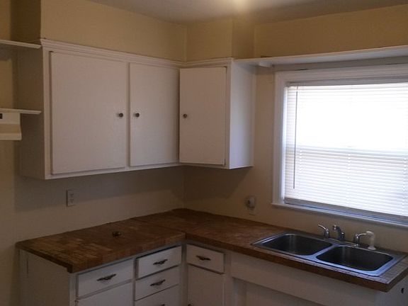 3rd image of 784 Wrenwood Ln
