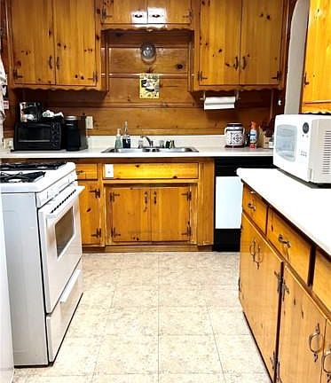 3rd image of 31660 Luring Pines Cir