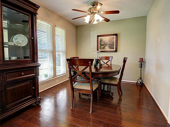 4th image of 2906 Laurelridge Dr