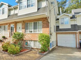 53 Sharrotts Rd, Staten Island, NY 10309