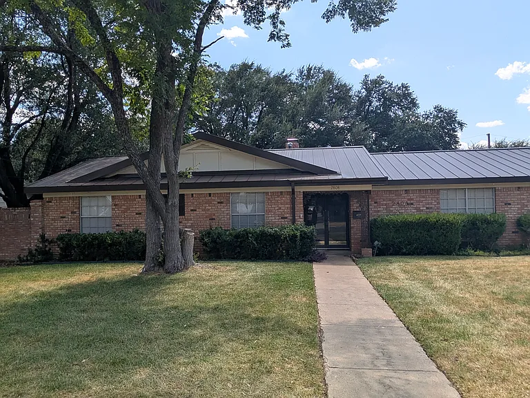 2808 Mount Carmel Dr — Photo 1