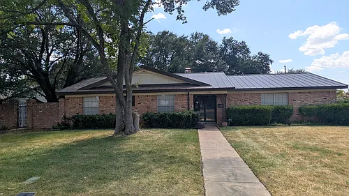 2808 Mount Carmel Dr Photo 1