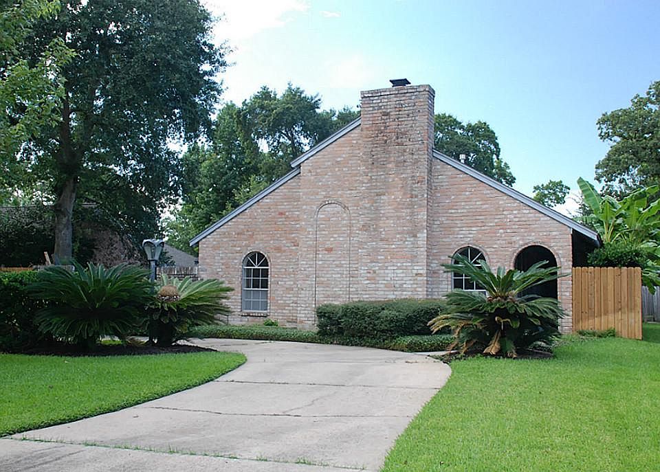 Cute one-story located on a tree-lined cul de sac in Prestonwood Forest