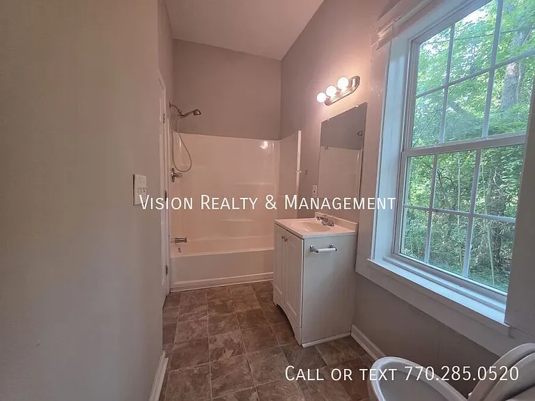 127 Pike St — Photo 12