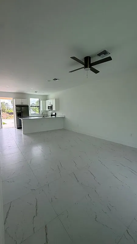 3 bed, 2.5 bath, 1225 sqft, $1,750 — Photo 1