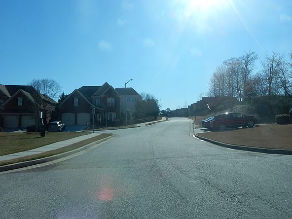 4th image of 2144 Shoop Ct SE