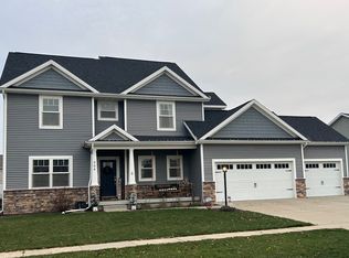 204 Potomac Ave, Savoy, IL 61874