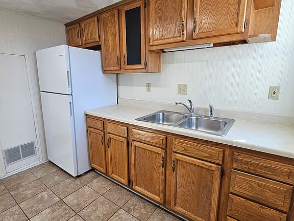 5th image of 2407 W 7th St