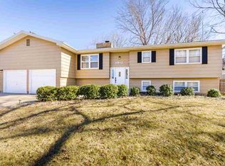 1812 Alabama Ln, Manhattan, KS 66502
