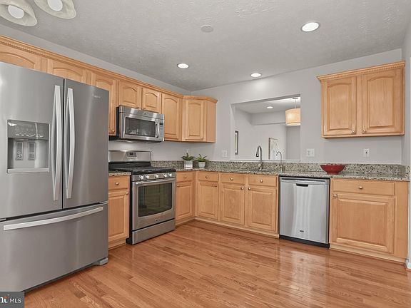 3rd image of 3331 Hollow Ct