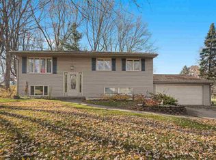 5371 Milestone Dr, Rockford, IL 61109