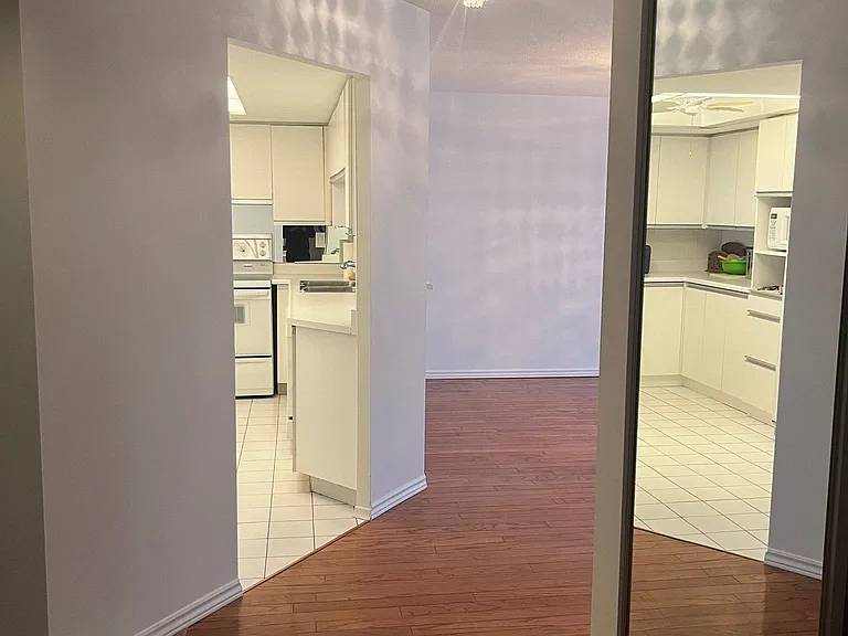 7460 Bathurst St #1706 — Photo 4