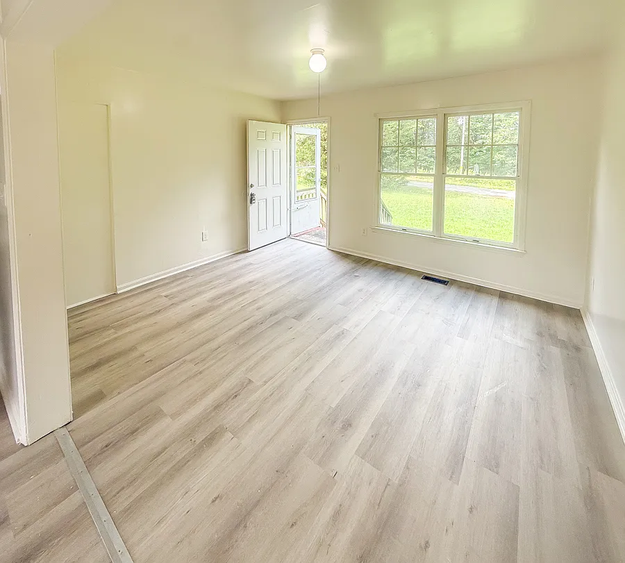 3 bed, 864 sqft, $1,399 — Photo 3