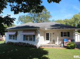 304 14th St, Rapids City, IL 61278