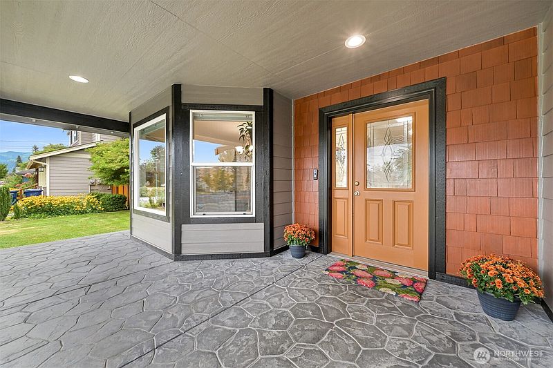 4th image of 403 Jackson Court