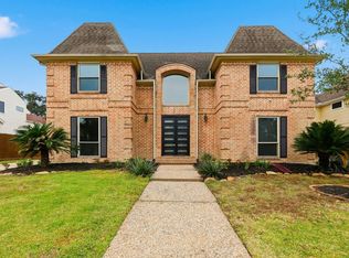 11930 Carriage Hill Dr, Houston, TX 77077